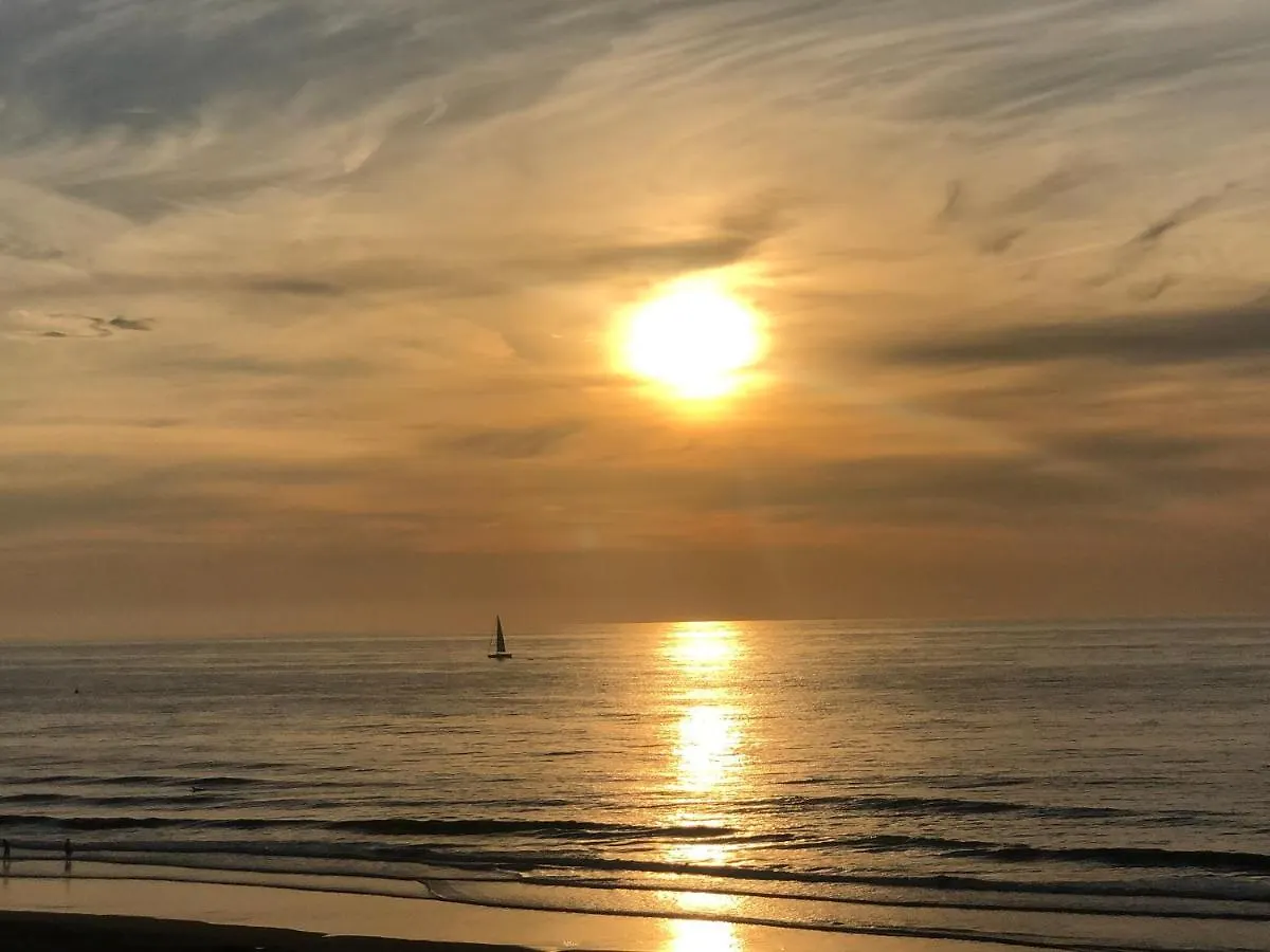 Luxe App - Zeedijk Mariakerke - Prachtig Zeezicht Apartment Ostend Belgium
